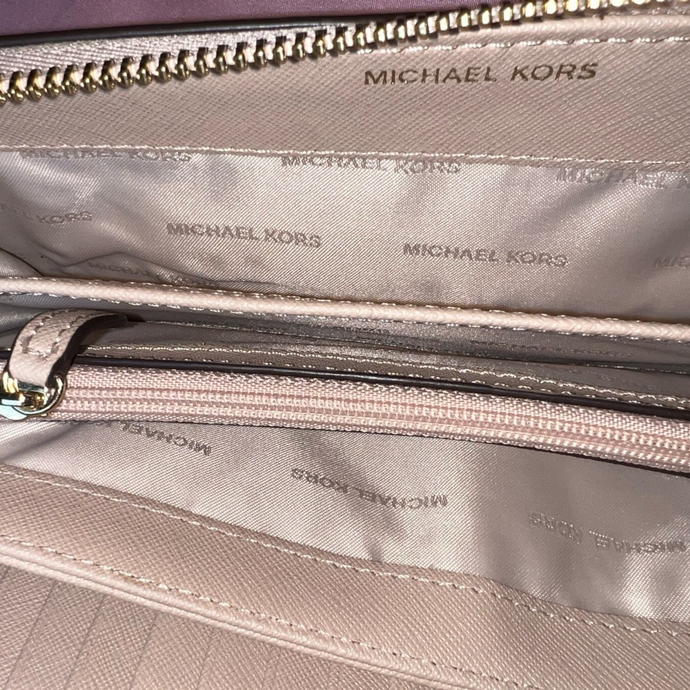 Wristlet Wallet With Multiple Card Holders And Po… - image 8